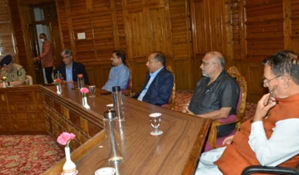 हिमाचल के मुख्यमंत्री ने प्रधानमंत्री के दौरे के लेकर तैयारियों का जायजा लिया हिमाचल के मुख्यमंत्री ने प्रधानमंत्री के दौरे के लेकर तैयारियों का जायजा लिया